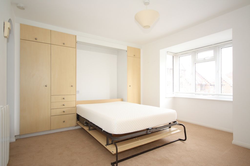 Property photo 2 of 4 Studio Room