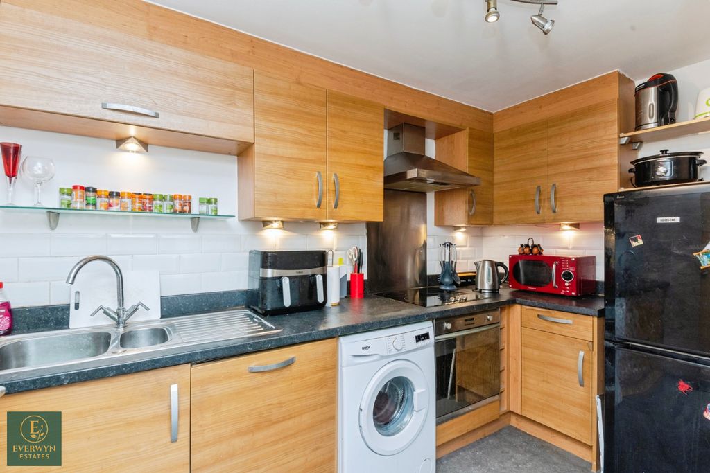 Property photo 3 of 15