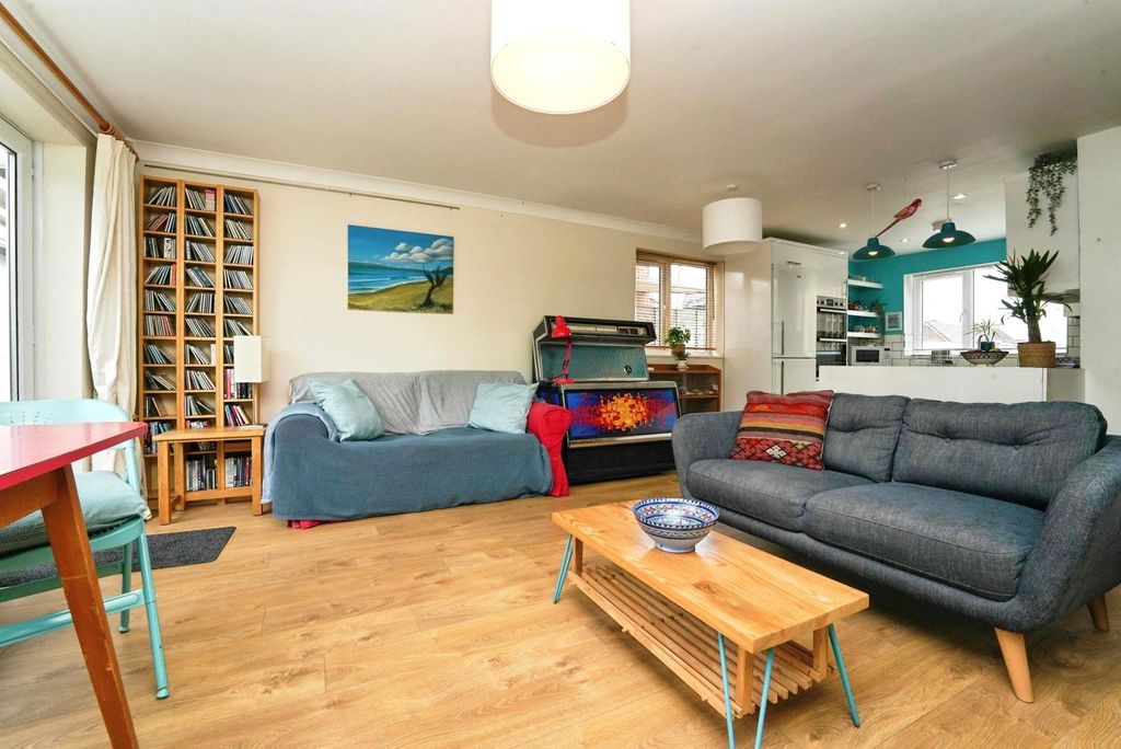 Property photo 3 of 14 Pbox-Img.Jpg