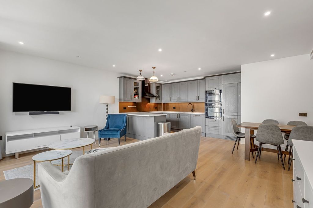 Property photo 2 of 23 Picture No. 27