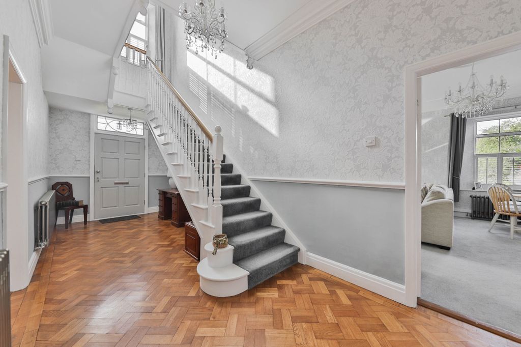 Property photo 3 of 19 2035117