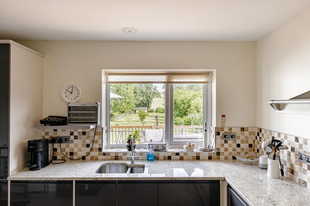 Property photo 2 of 30 Kitchen