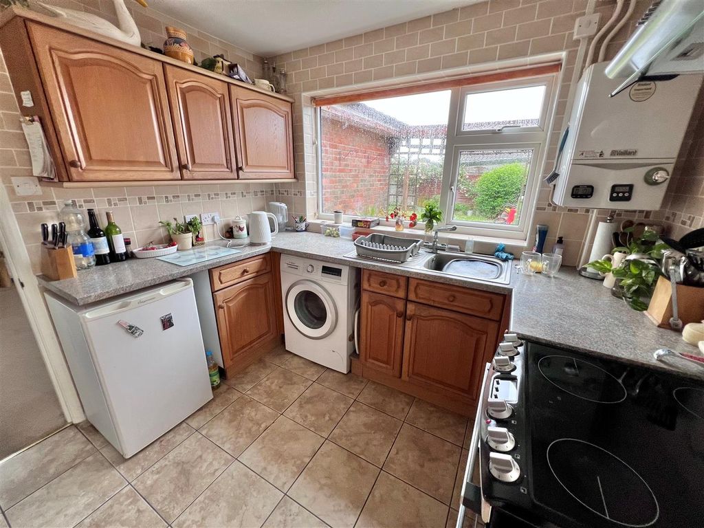 Property photo 2 of 10 Kitchen...Jpg