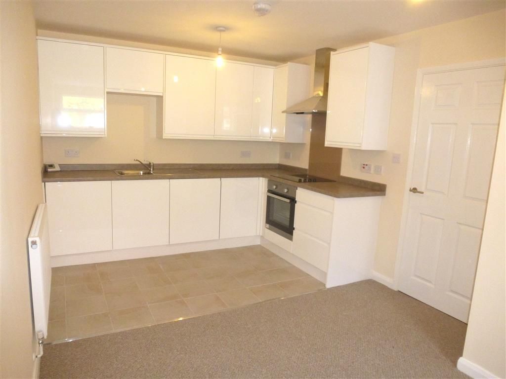 Property photo 2 of 9 Kitchen