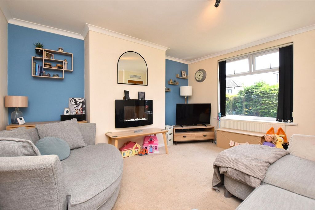 Property photo 2 of 21 Picture No. 11