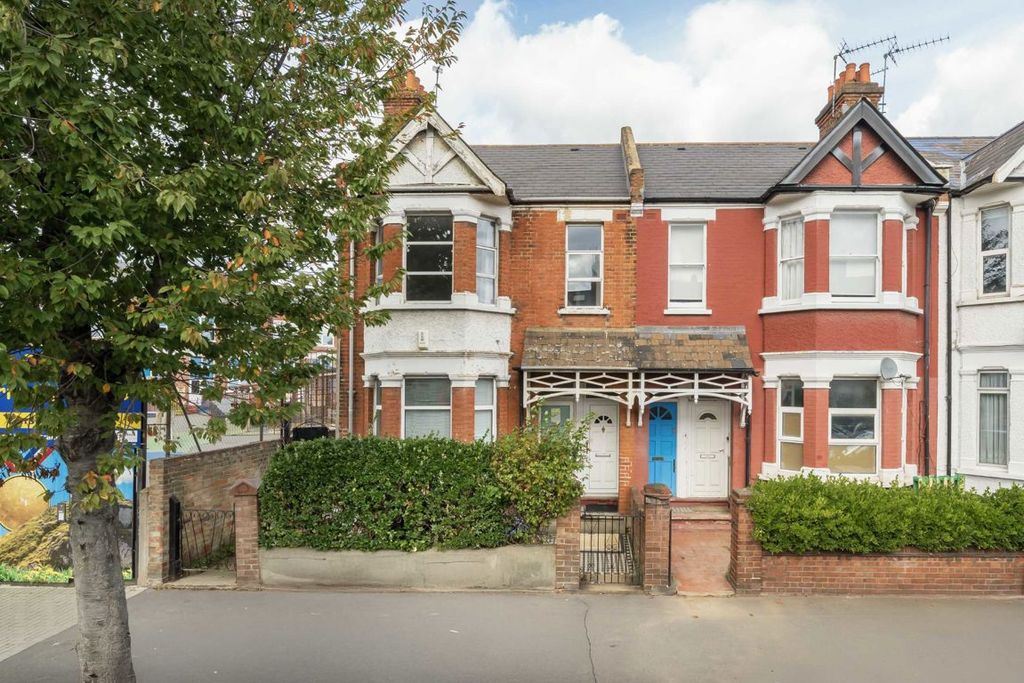 Property photo 1 of 6