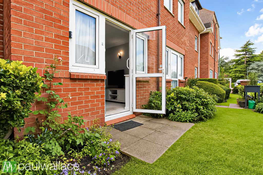 Property photo 1 of 12 Direct Access To Communal Gardens