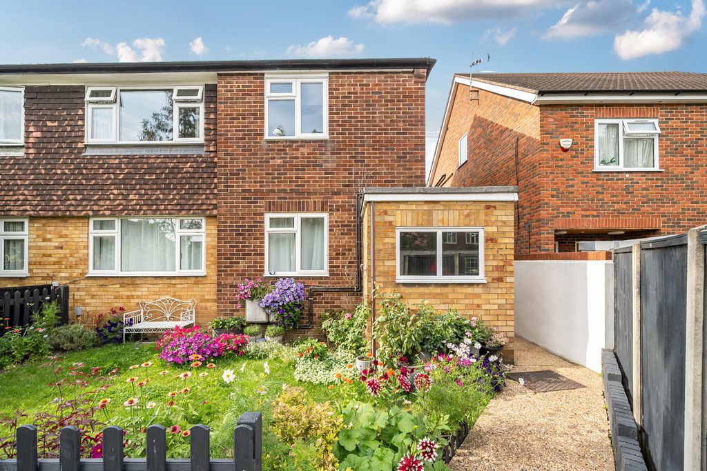 Property photo 1 of 13 1331262-18-689393...