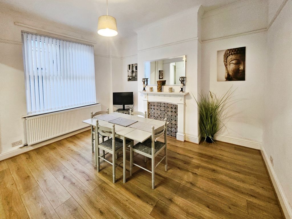 Property photo 3 of 19 Dining Room