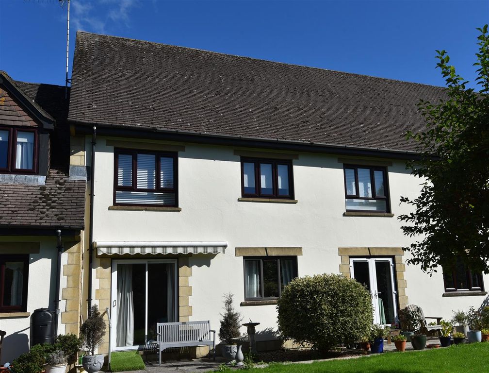 Property photo 1 of 11 Rear