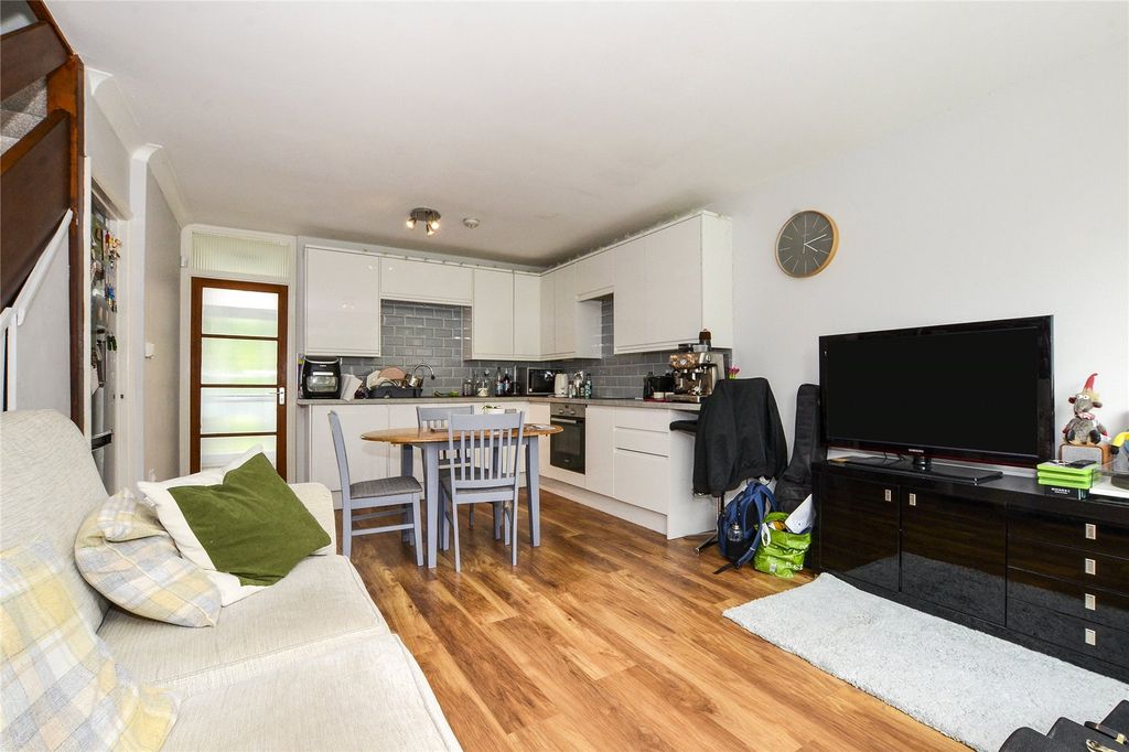 Property photo 2 of 20 Picture No. 04