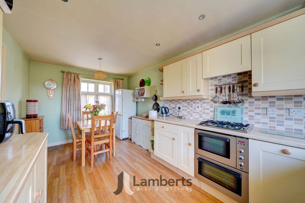 Property photo 3 of 24 Kitchen/Diner