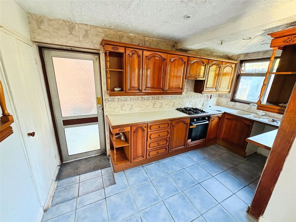 Property photo 2 of 8 Dining Kitchen