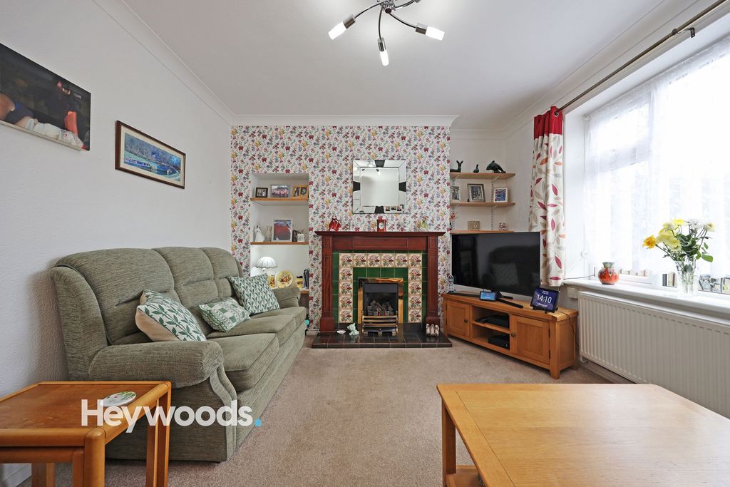 Property photo 3 of 27