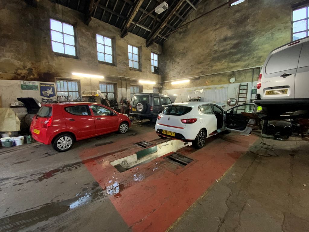 Property photo 2 of 3