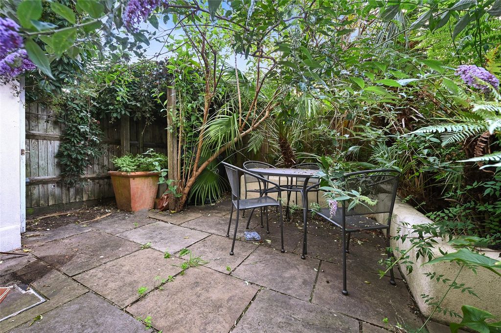 Property photo 3 of 10 Picture No. 13