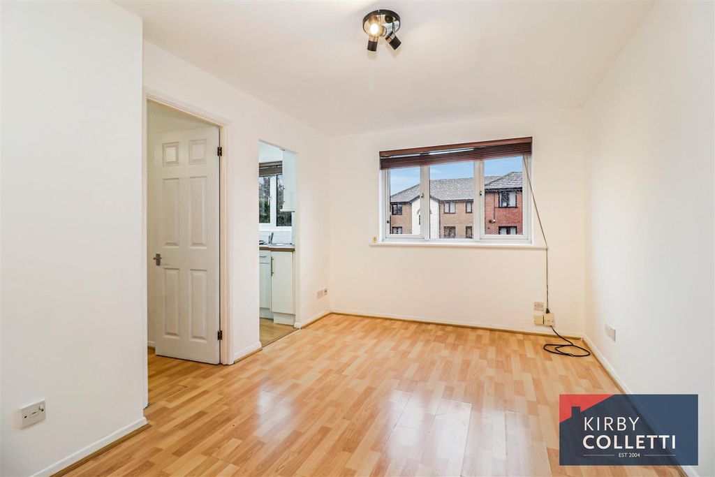 Property photo 2 of 9 Living Room