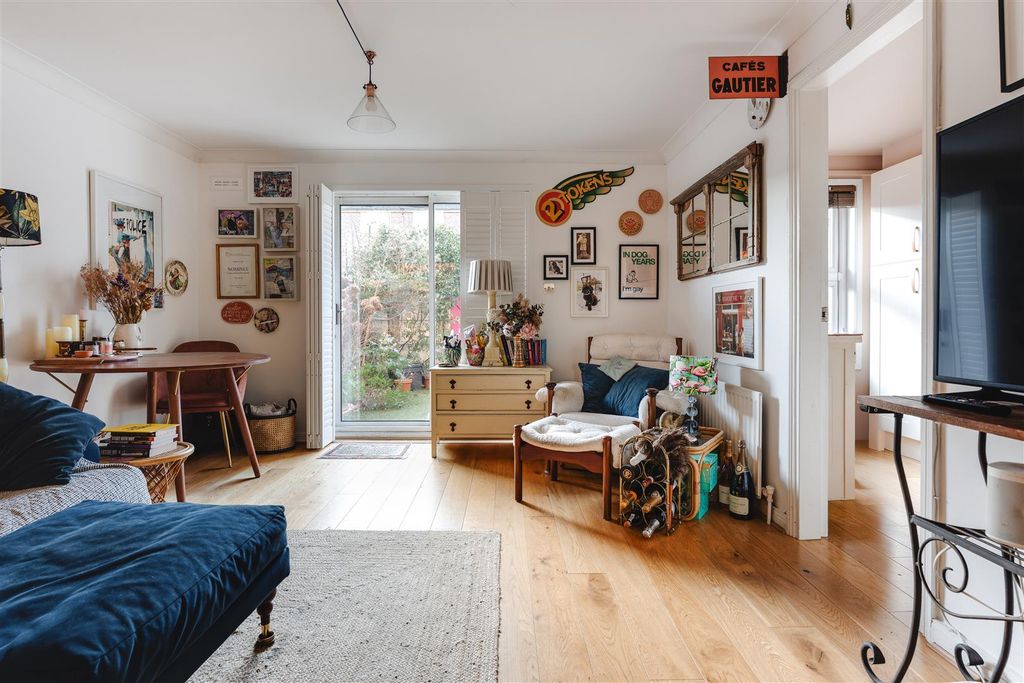 Property photo 3 of 25 Victoria Park Road-18.Jpg