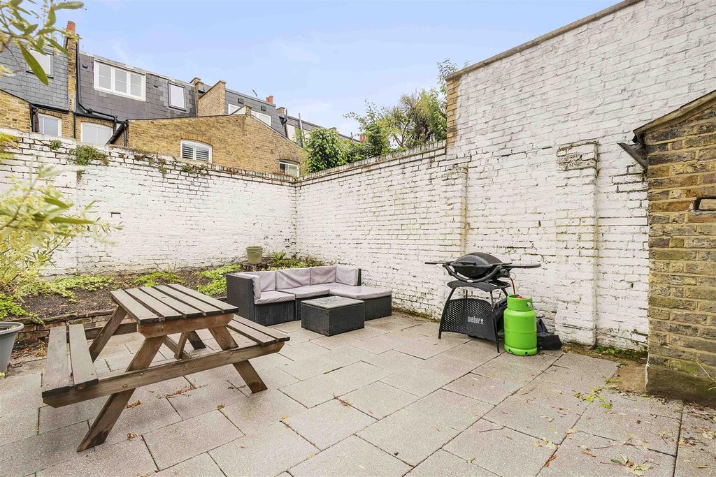 Property photo 3 of 12