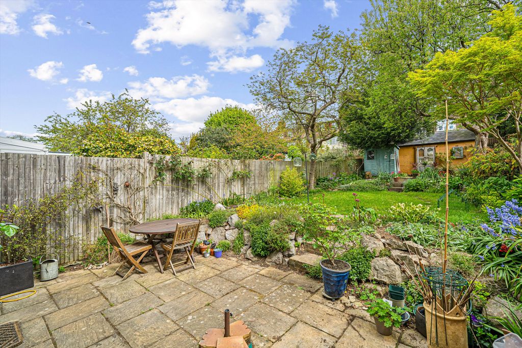 Property photo 2 of 18 Image