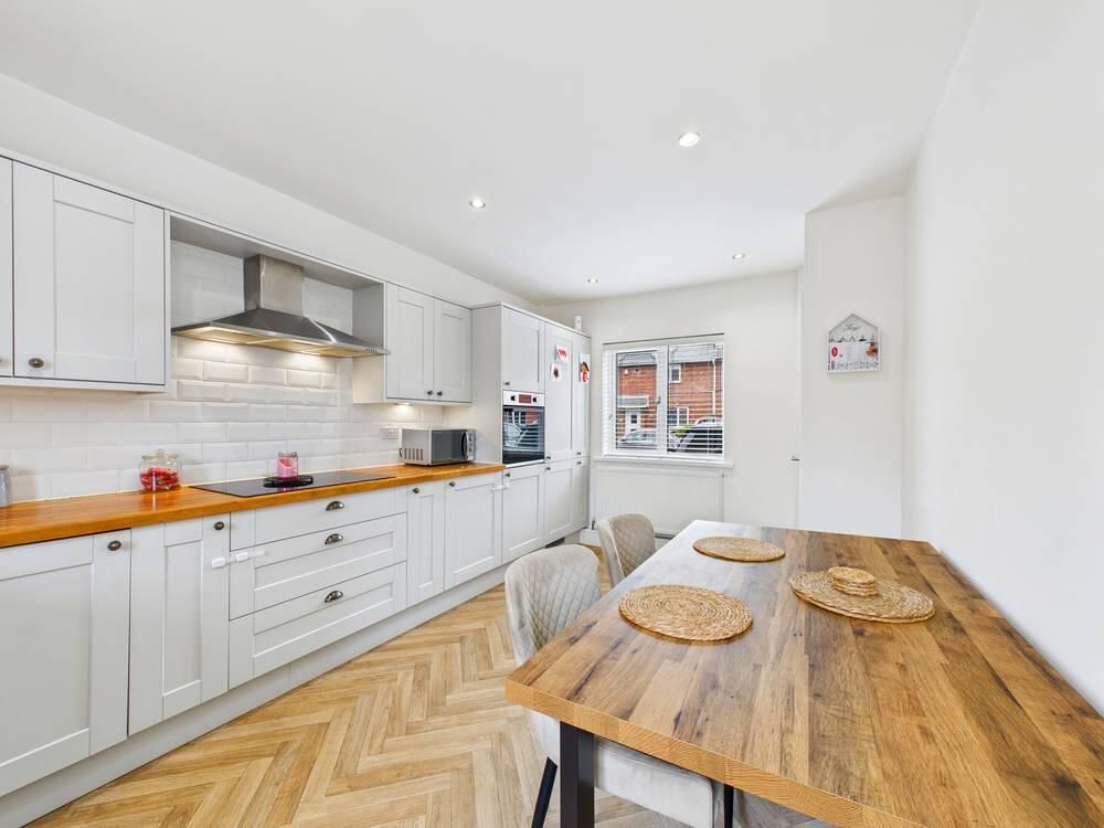 Property photo 2 of 14 Kitchen