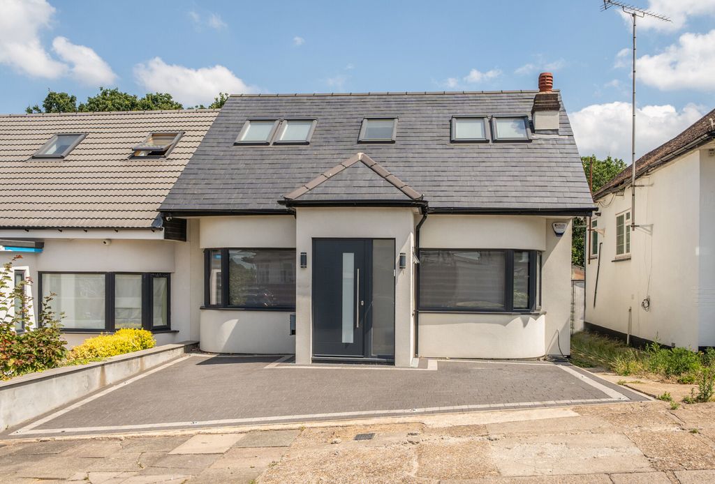 Property photo 2 of 16 1493629-22-6A5779...