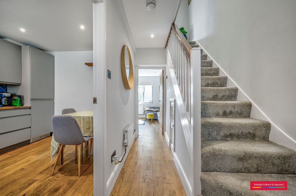 Property photo 3 of 7 Entrance