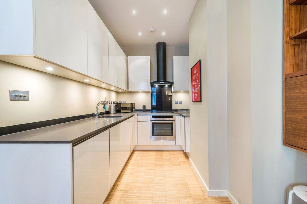 Property photo 1 of 11 Kitchen