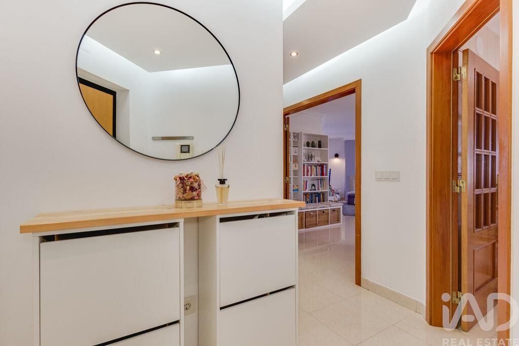 Property photo 2 of 40