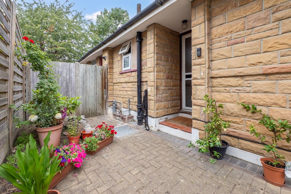 Property photo 2 of 18 Picture No. 05