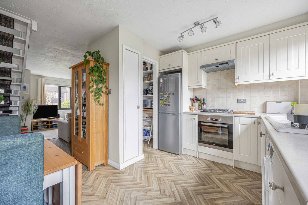 Property photo 2 of 17