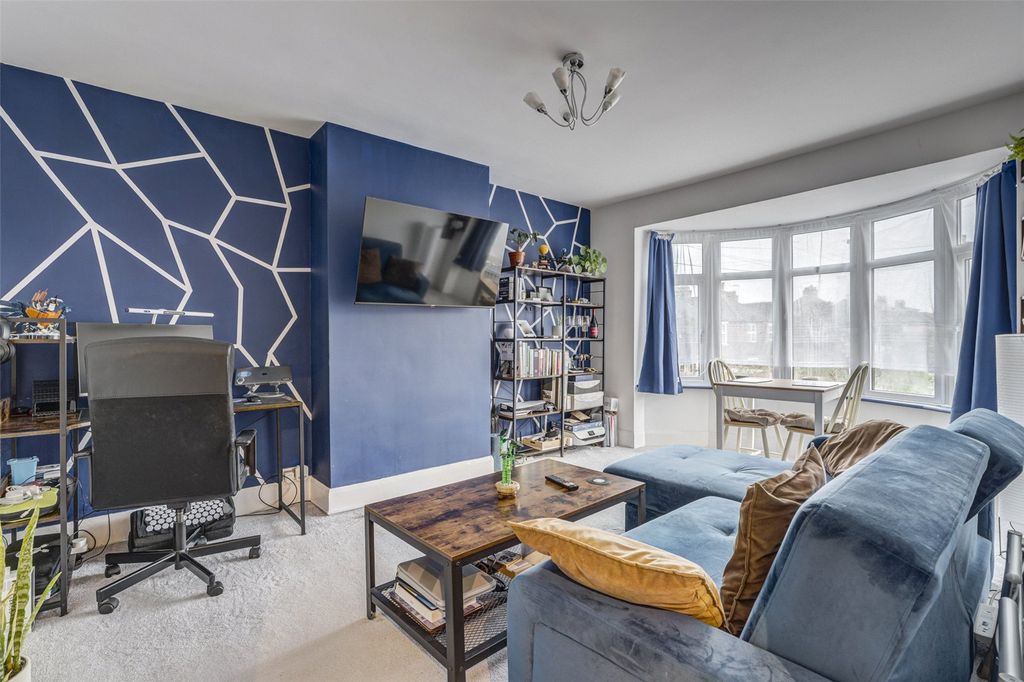 Property photo 3 of 11 Picture No. 16