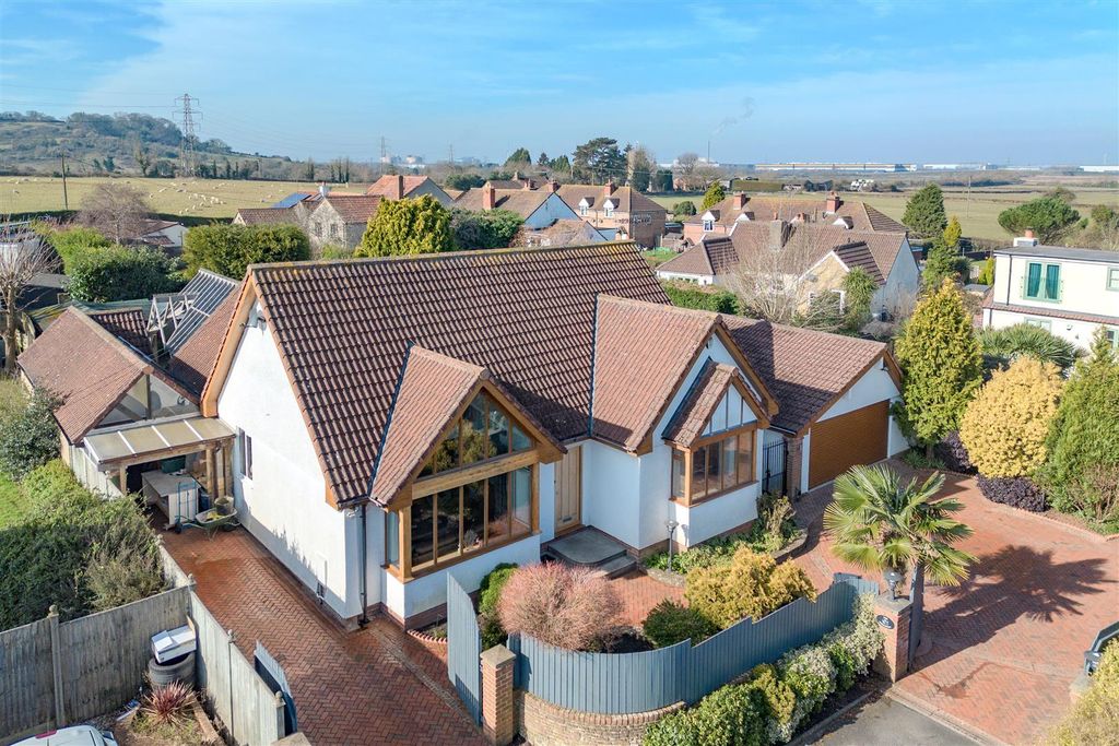 Property photo 1 of 32