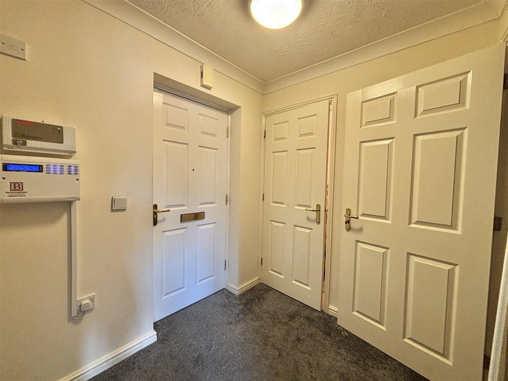 Property photo 2 of 13 Entrance Hallway