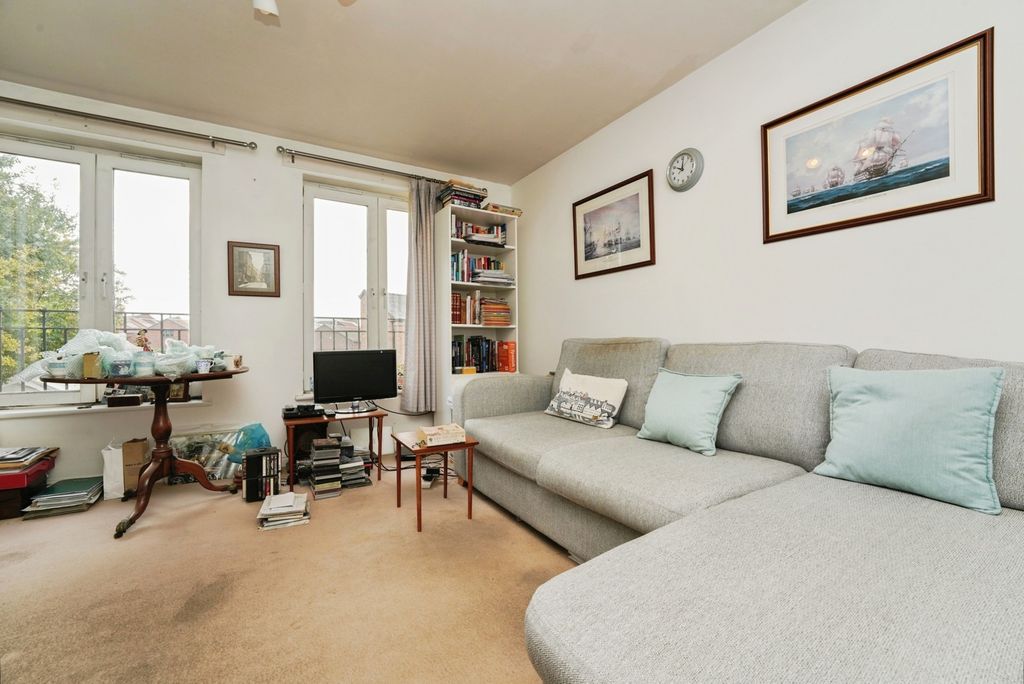 Property photo 2 of 17 Lounge Diner