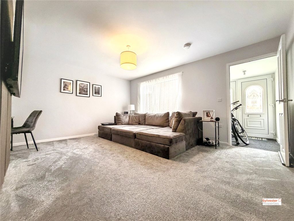Property photo 3 of 16 Picture No. 11