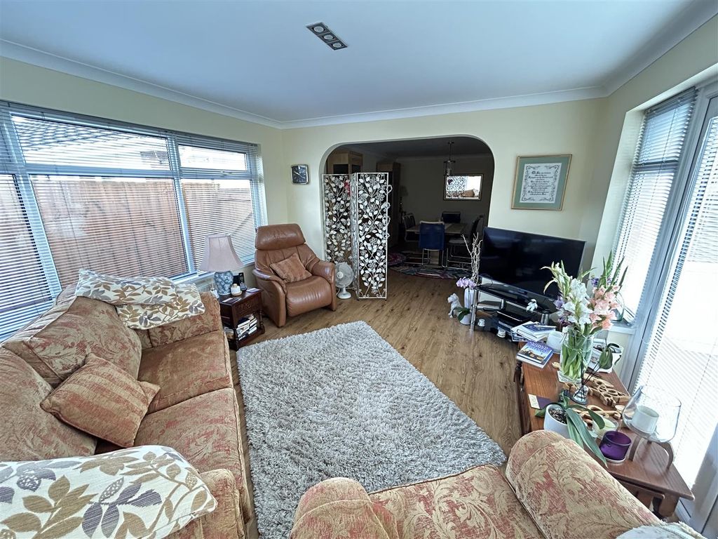 Property photo 2 of 13 Img_0412.Jpg