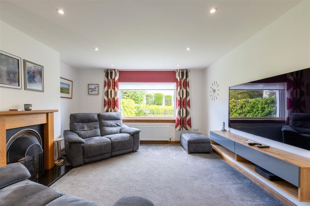Property photo 2 of 24 20, Stanley Crescent Perth-39.Jpg
