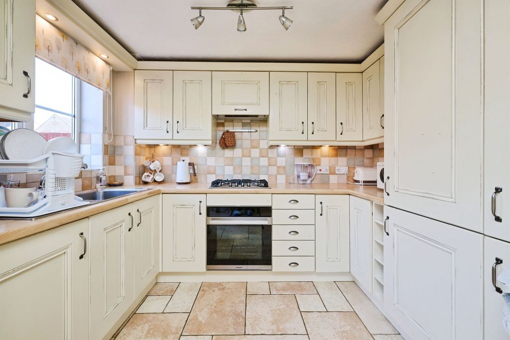 Property photo 3 of 14