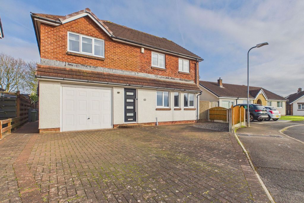 Property photo 2 of 30