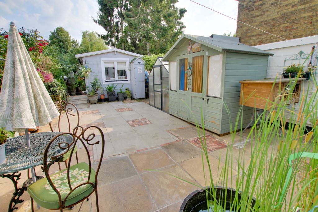 Property photo 2 of 6