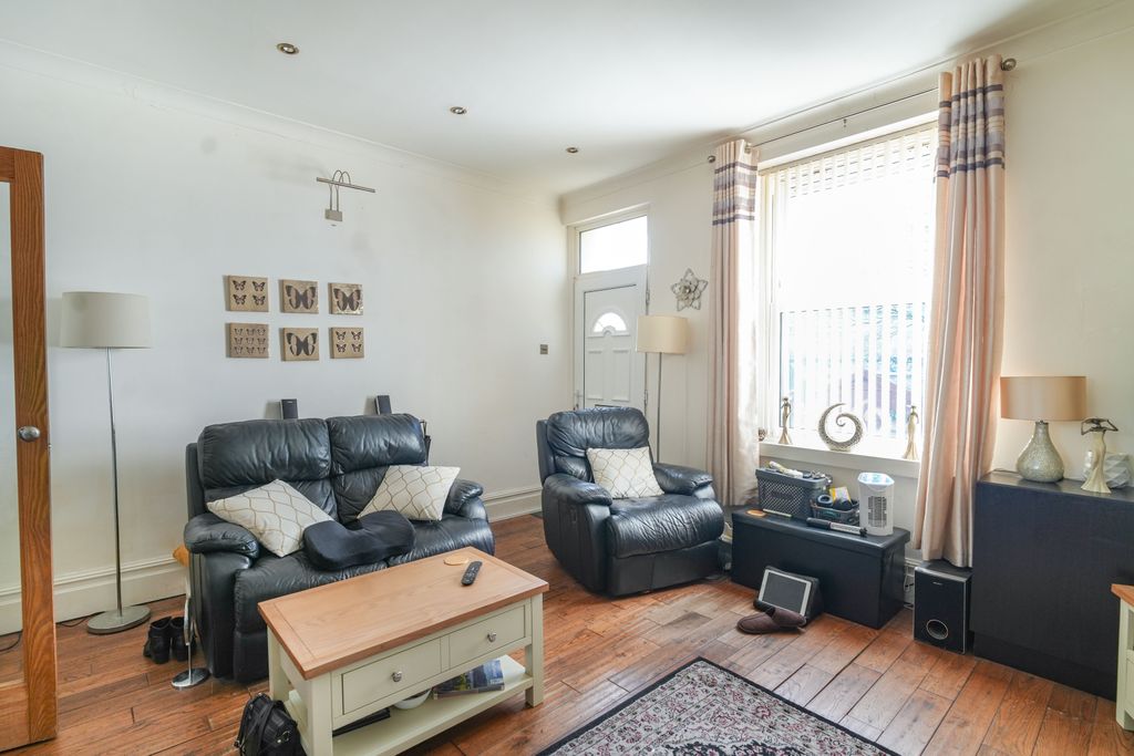 Property photo 2 of 17