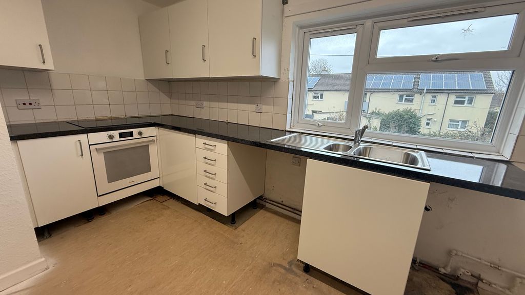 Property photo 3 of 8 Kitchen View 1