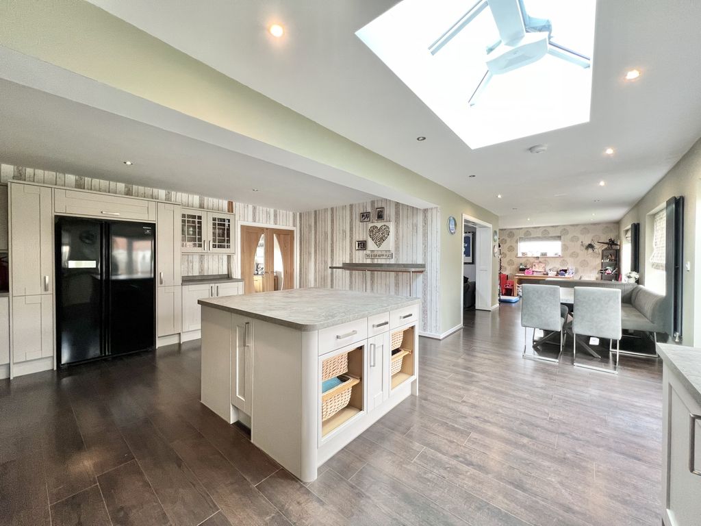 Property photo 3 of 23