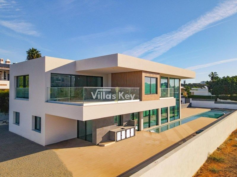 Property photo 3 of 35