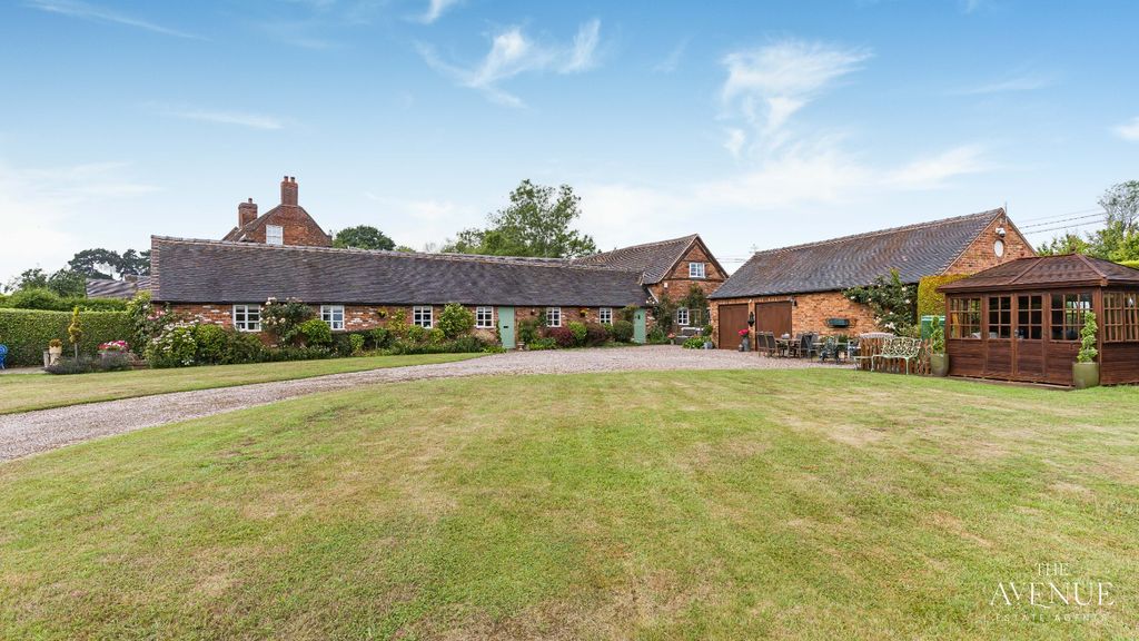 Property photo 2 of 31 4301995