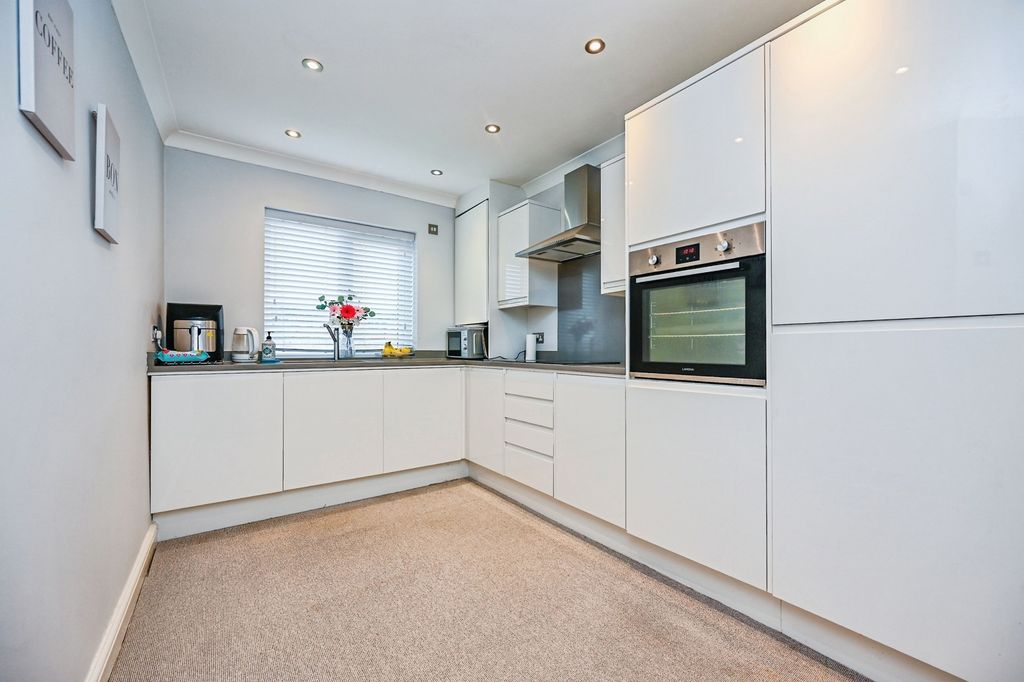 Property photo 3 of 16 Pbox-Img.Jpg