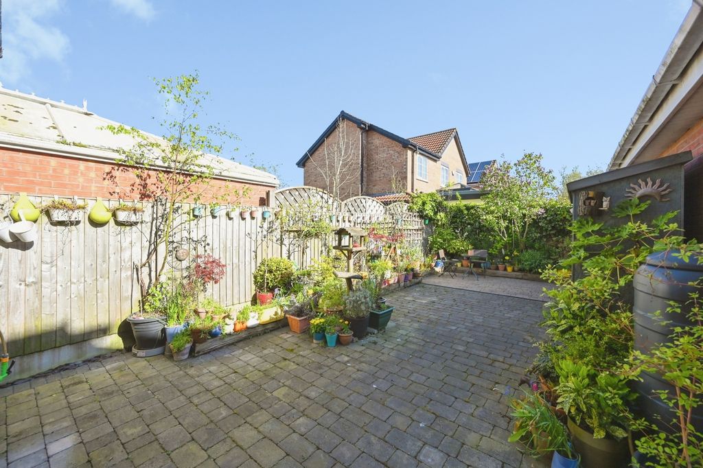 Property photo 3 of 18 Pbox-Img.Jpg