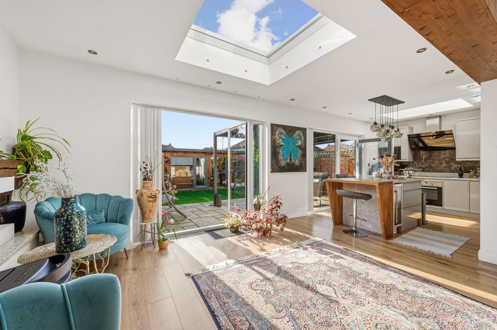 Property photo 3 of 14 Picture No. 11