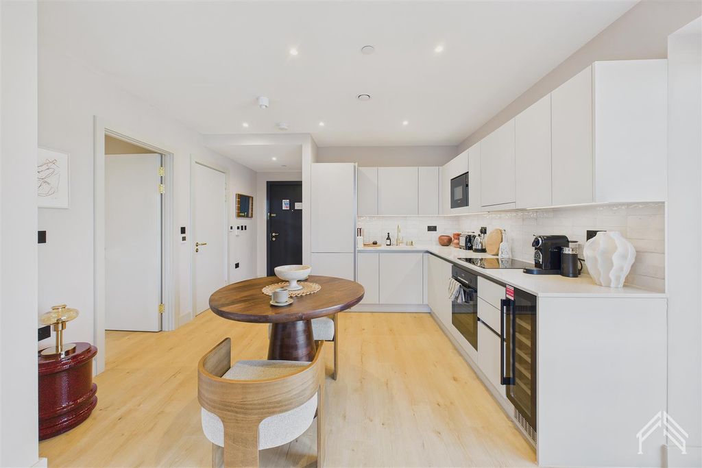 Property photo 3 of 13 2.Jpg